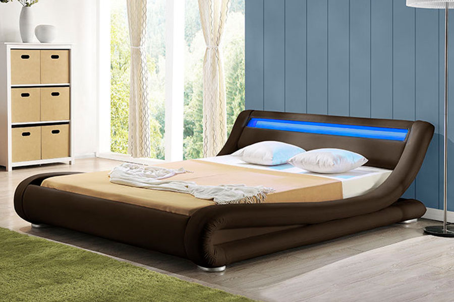 1881 Tempat Tidur Berlapis Kain Modern