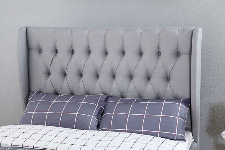 Rangka Tempat Tidur Penyimpanan Detail Kancing Kain Abu-abu Wingback Headboard Tinggi 1310G
